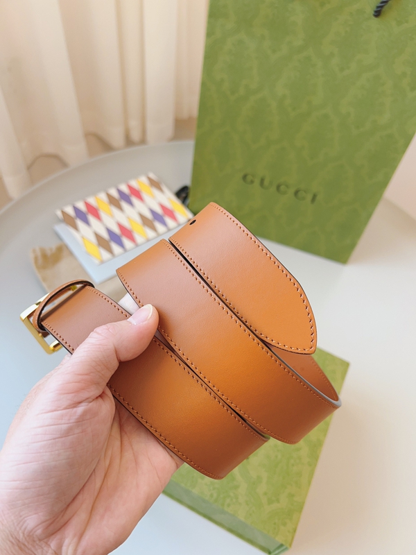 スーパーコピーグッチベルト背面デザイン